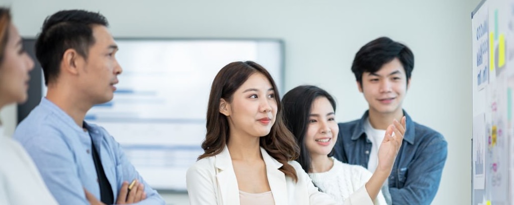 Các bên liên quan cùng theo dõi báo cáo và phân tích trên bảng điều khiển